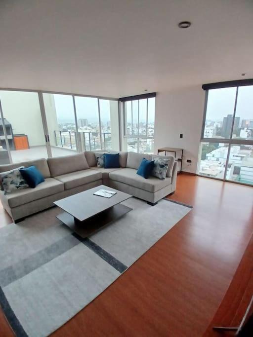 Moderno Penthouse En Miraflores *